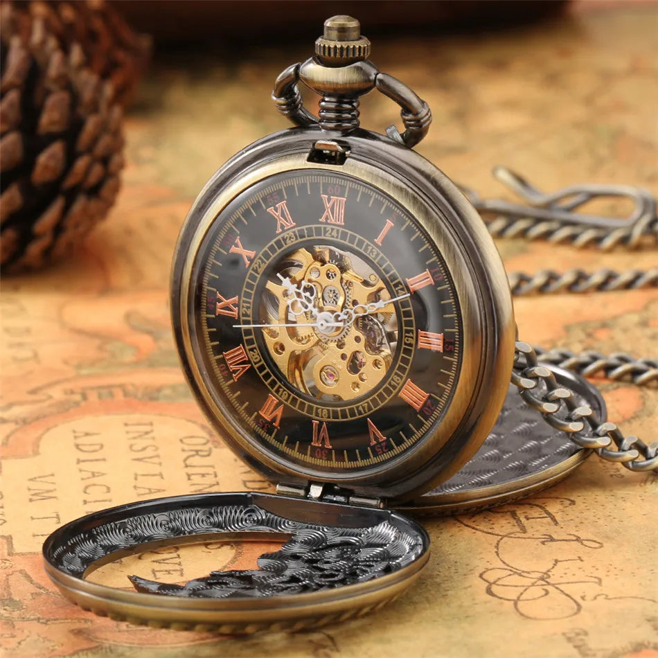 Montre mécanique à remontage manuel capot siglé d'une Créature mythique Ma montre à gousset